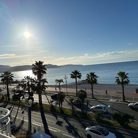 Beach Front, Superbe Appartement Pour 4 Personnes Νίκαια Εξωτερικό φωτογραφία