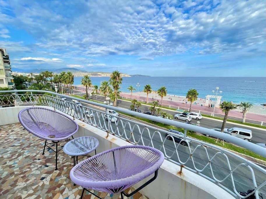Beach Front, Superbe Appartement Pour 4 Personnes Νίκαια Εξωτερικό φωτογραφία