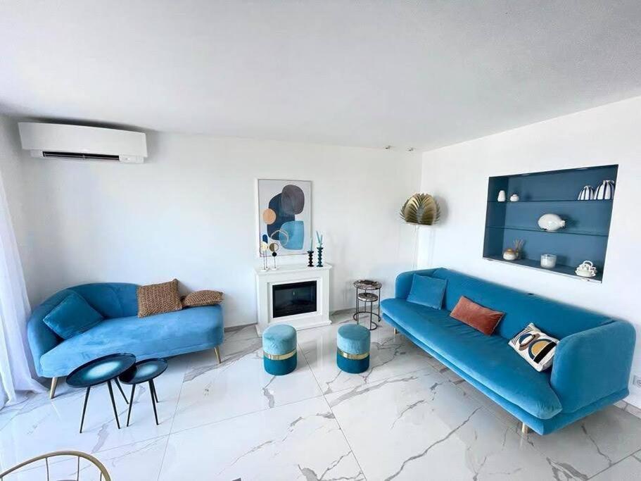 Beach Front, Superbe Appartement Pour 4 Personnes Νίκαια Εξωτερικό φωτογραφία