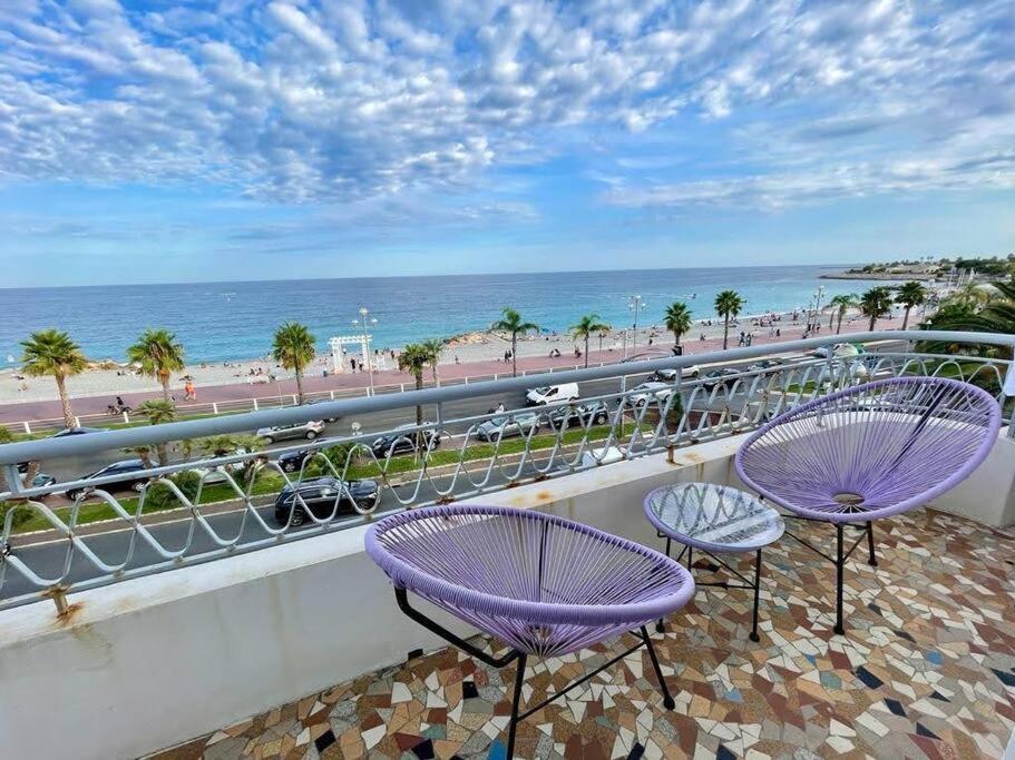 Beach Front, Superbe Appartement Pour 4 Personnes Νίκαια Εξωτερικό φωτογραφία