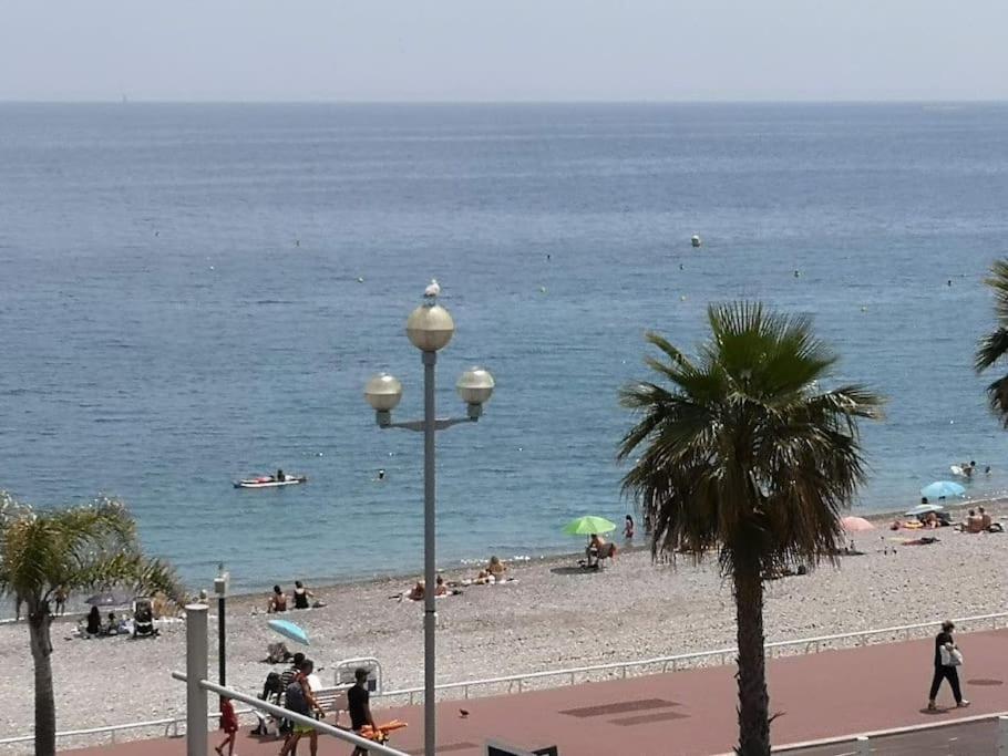 Beach Front, Superbe Appartement Pour 4 Personnes Νίκαια Εξωτερικό φωτογραφία