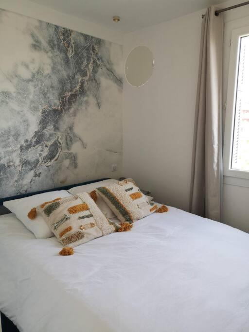 Beach Front, Superbe Appartement Pour 4 Personnes Νίκαια Εξωτερικό φωτογραφία