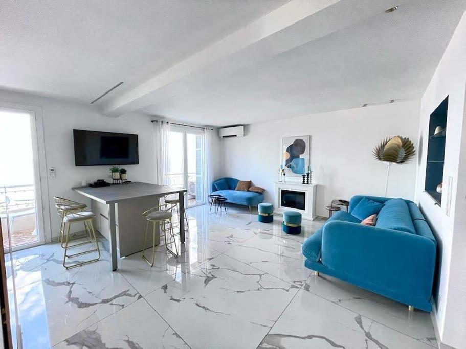 Beach Front, Superbe Appartement Pour 4 Personnes Νίκαια Εξωτερικό φωτογραφία
