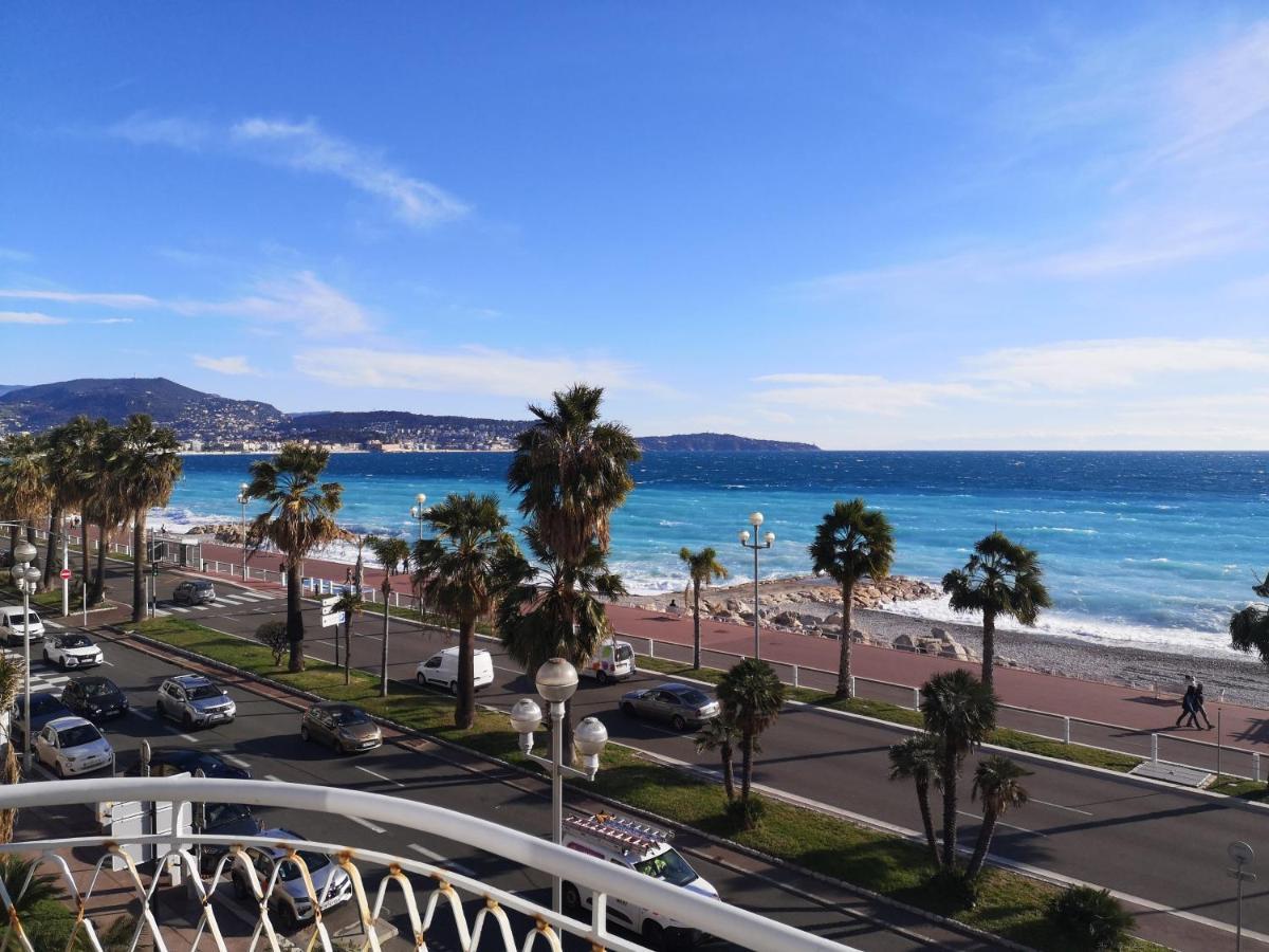 Beach Front, Superbe Appartement Pour 4 Personnes Νίκαια Εξωτερικό φωτογραφία